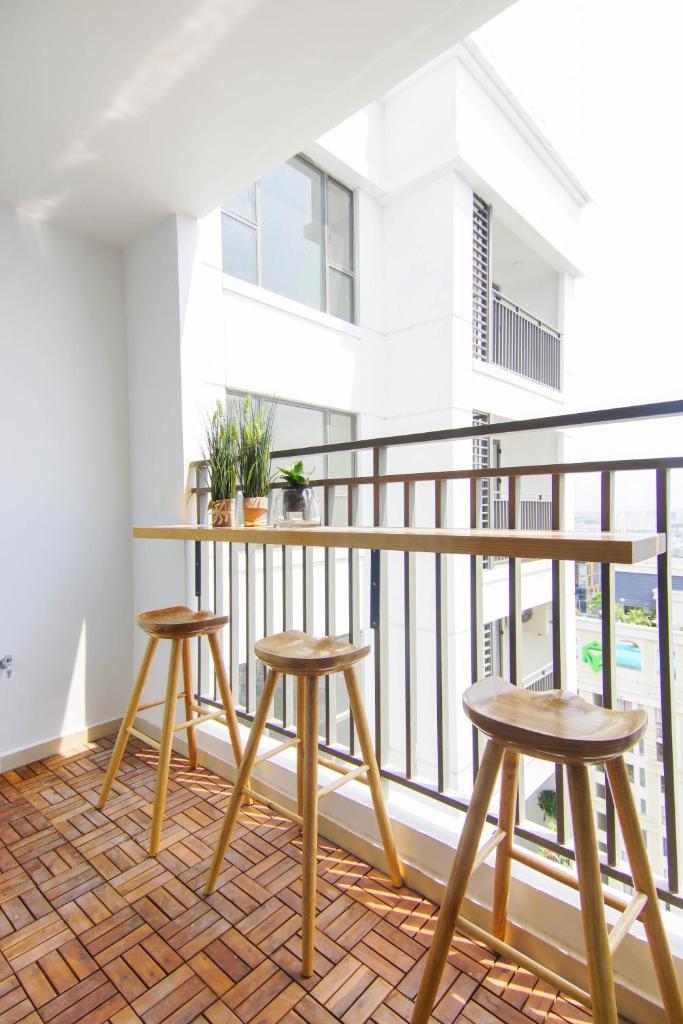 BIG APARTMENT FOR BIG GROUP NEAR BEN THANH MARKET