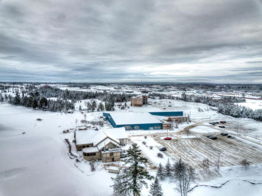 Radisson Hotel Kingswood Hotel Fredericton, NB - Tap to explore photos