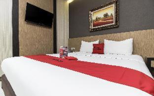 RedDoorz Plus @ Tuparev Cirebon photo 3
