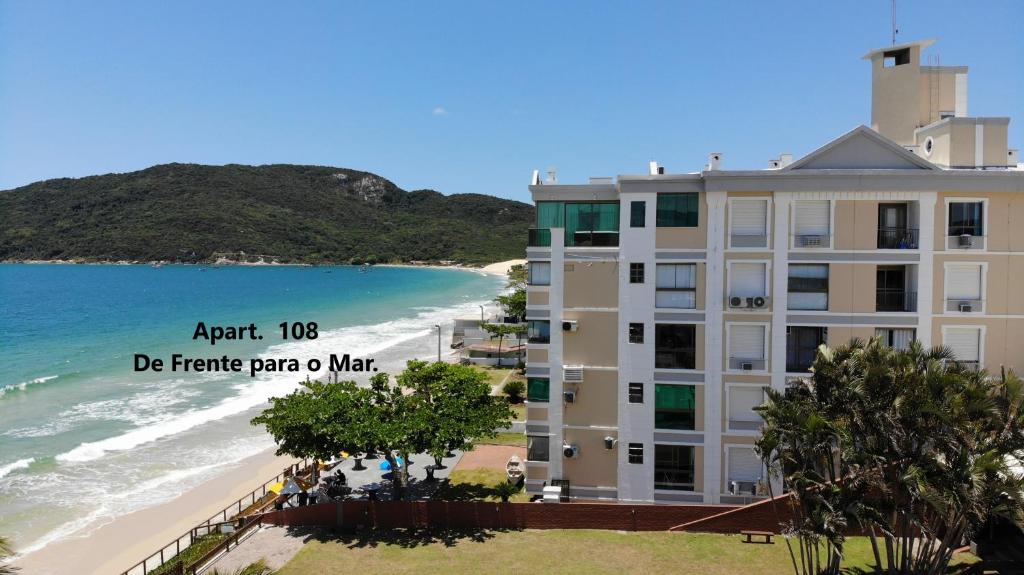 Apartamento 108 - de Frente para o Mar dos Ingleses - Pé na Areia - 4 Pessoas photo 2