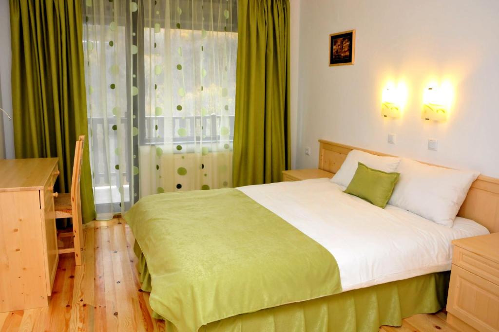 Family Hotel and Restaurant Plamena photo 4