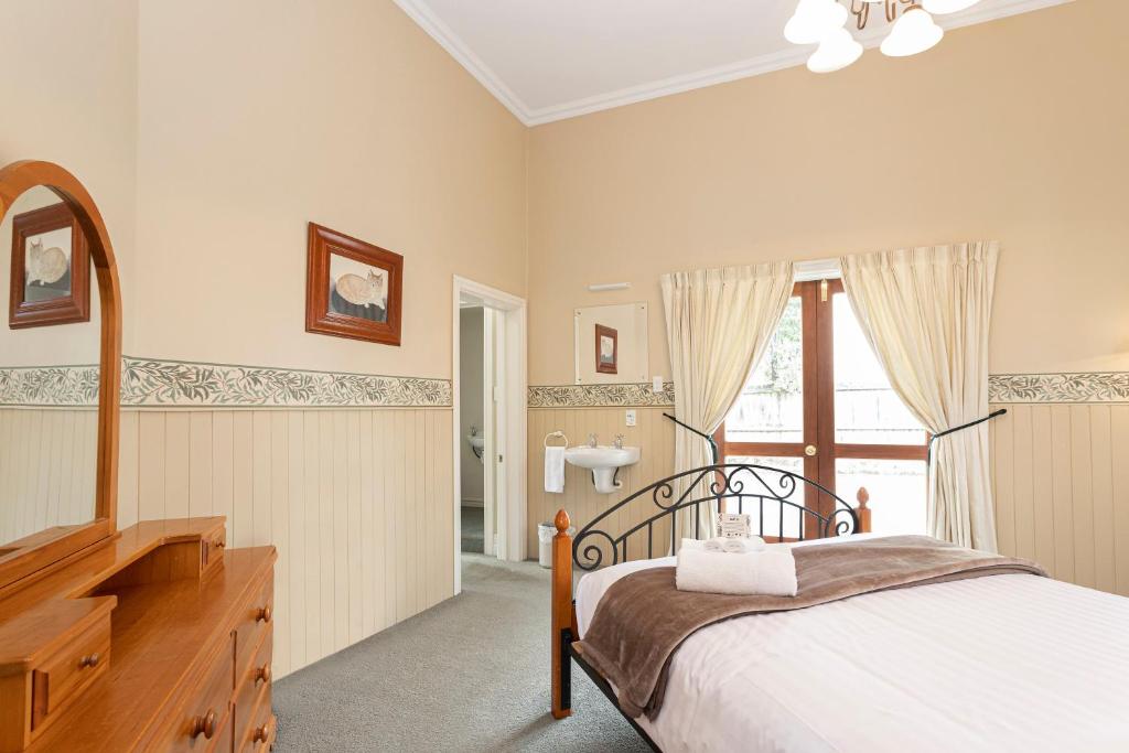 Historic Shipping Office - Akaroa photo 4