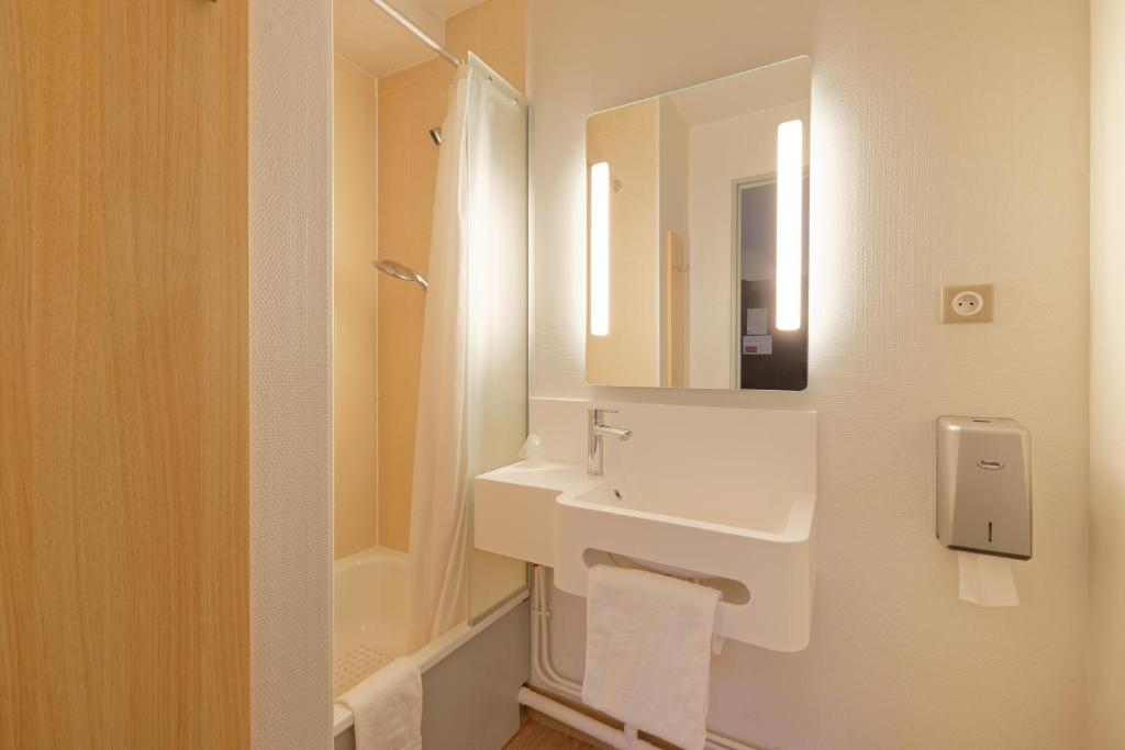B&B HOTEL Lens Noyelles-Godault photo 4