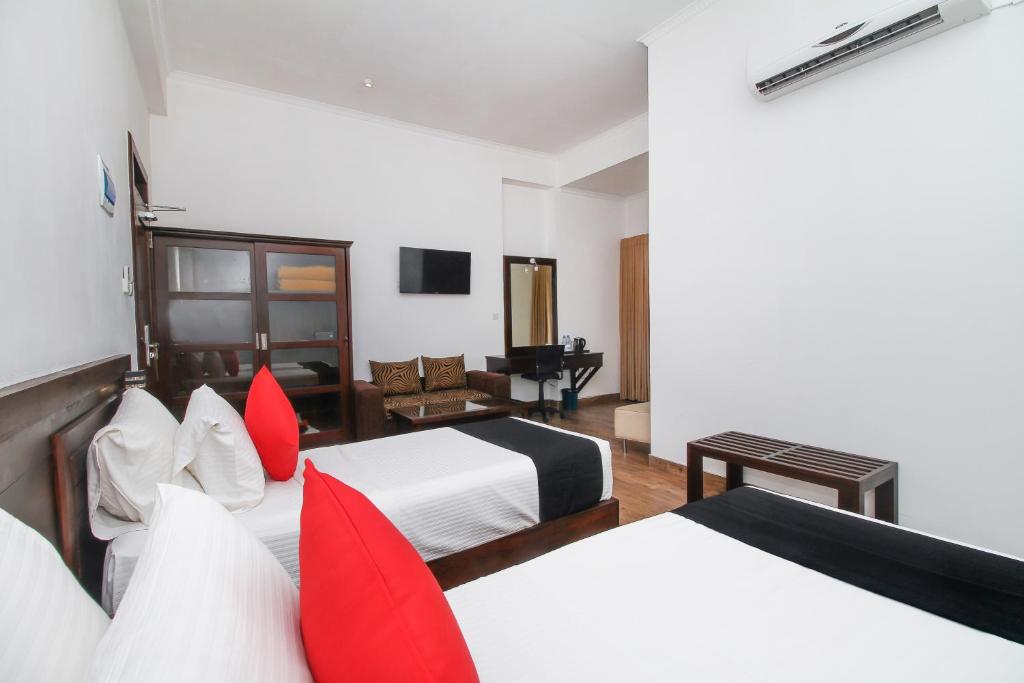 Sasha Transit Hotel photo 2