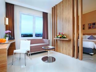 Hotel NEO Cirebon by ASTON photo 2
