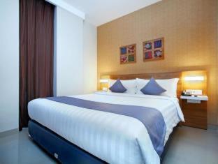 Hotel NEO Cirebon by ASTON photo 4