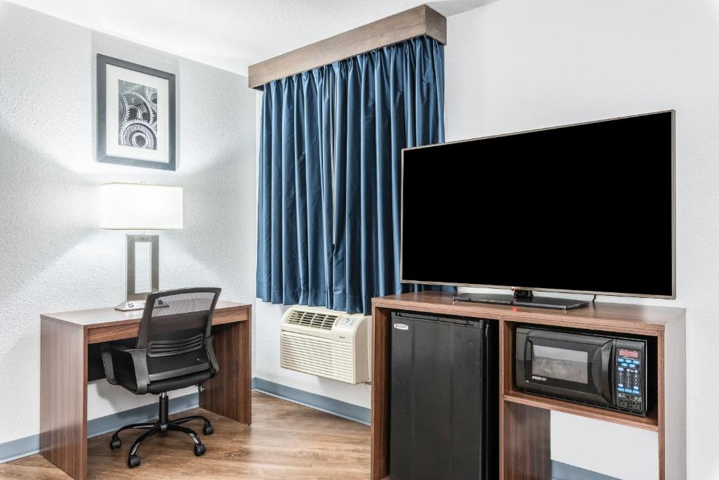 Americas Best Value Inn Searcy - Tap to explore photos