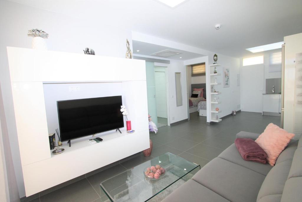 Fantastic apartment with sea views photo 2
