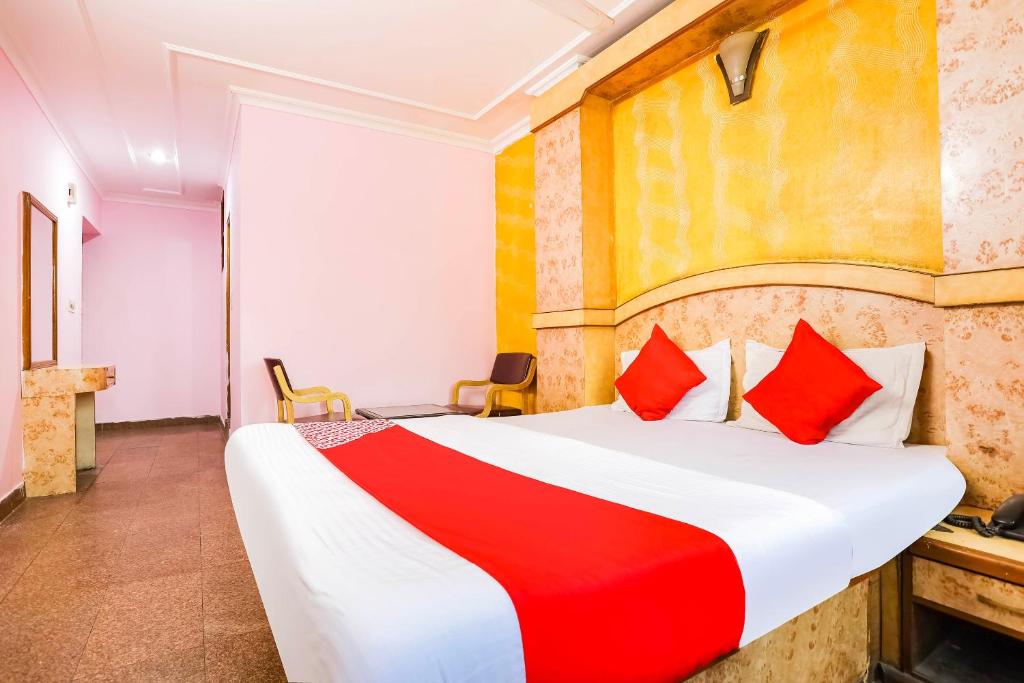 Трехместный (Классический трехместный номер), OYO 66187 Hotel The Royal Inn