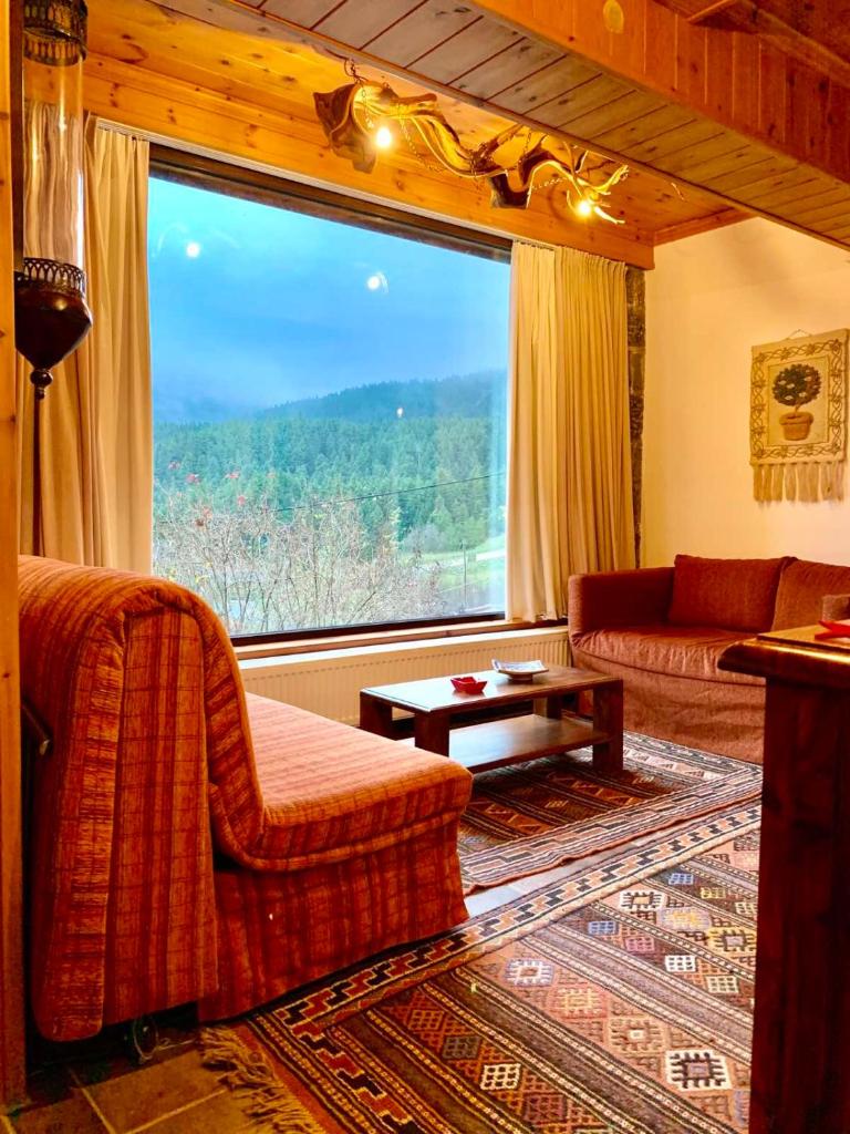 Elati's traditional and cosy home photo 4