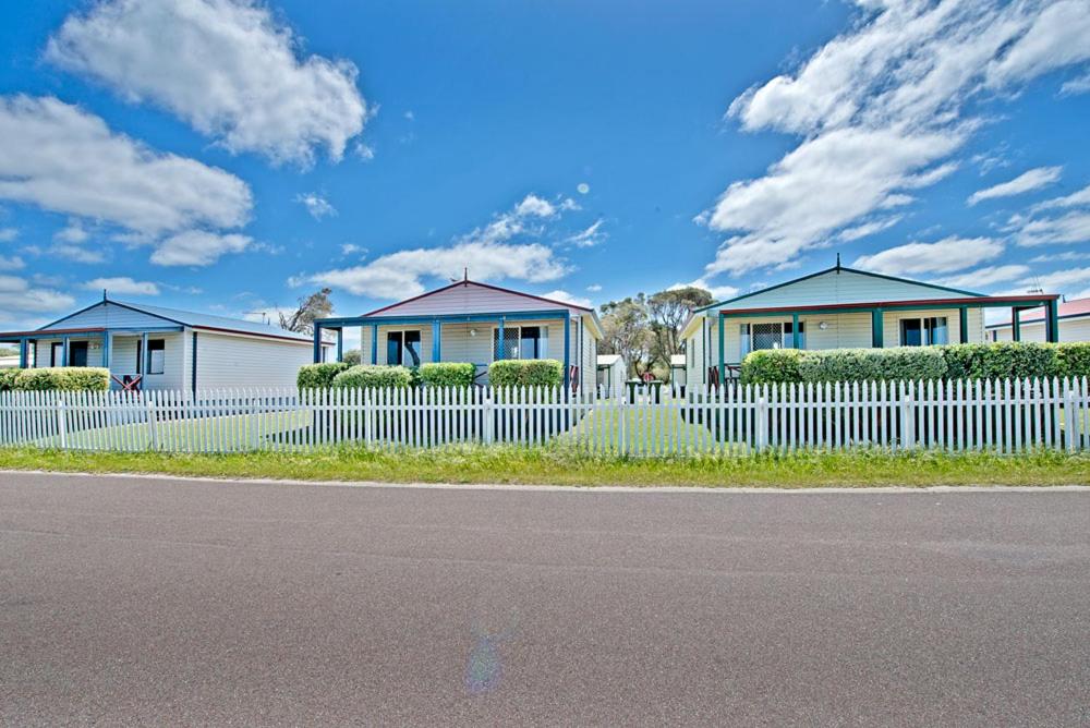 Acclaim Rose Gardens Beachside Holiday Park photo 1