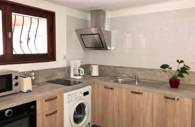 Appartement donnant sur jardin avec terrasse. photo 4