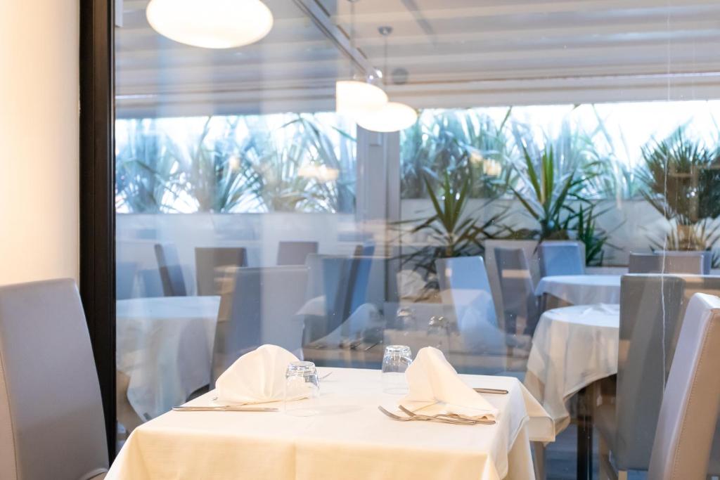 Ferretti Beach Hotel photo 2
