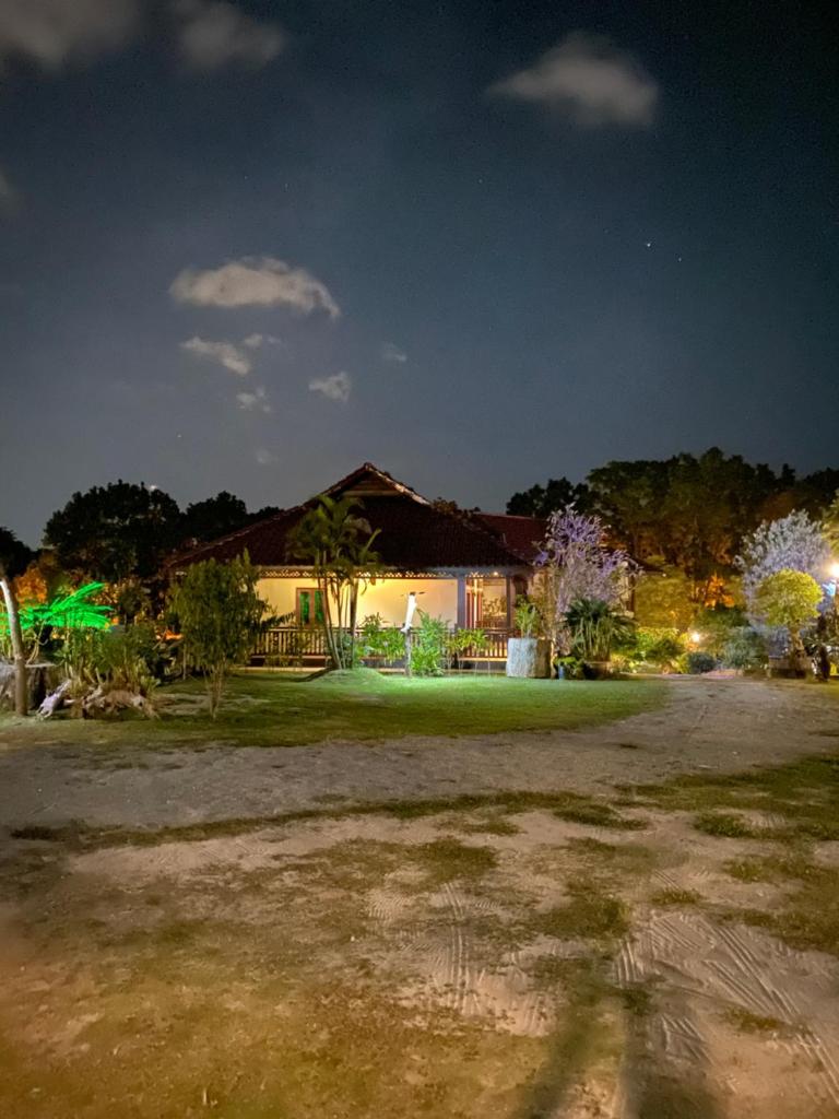 Номер (Улучшенное шале), Singgahsana Villa