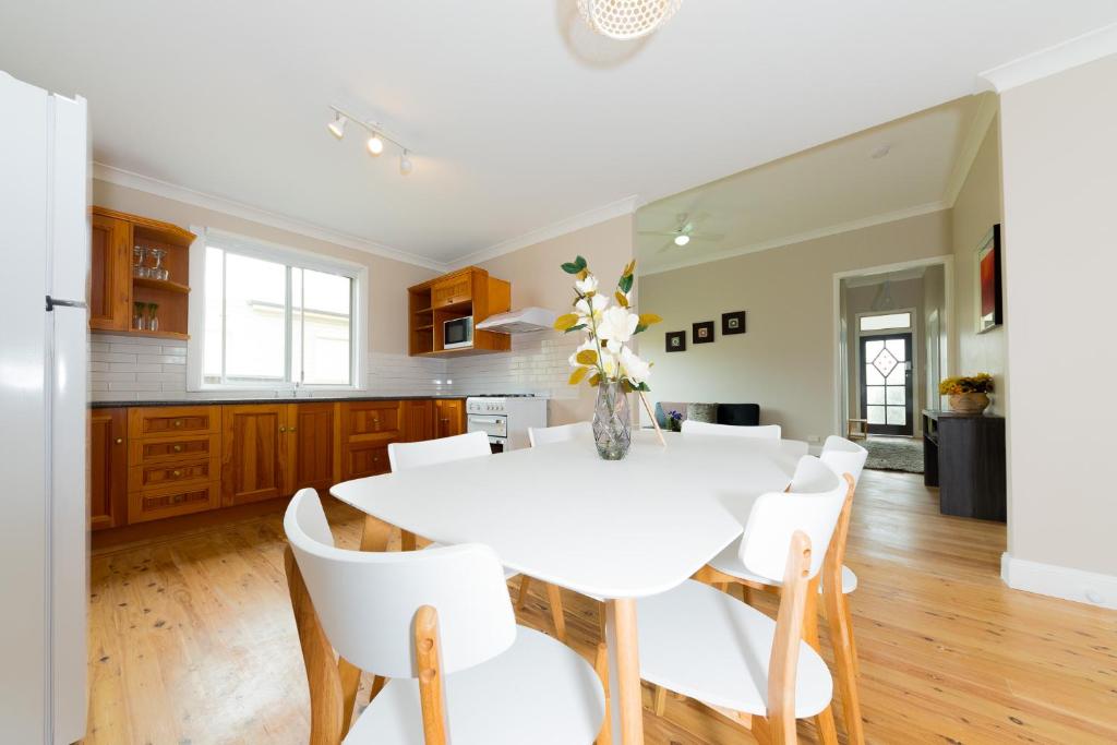 Renovated Little Cottage Aberdare Hunter Valley photo 4
