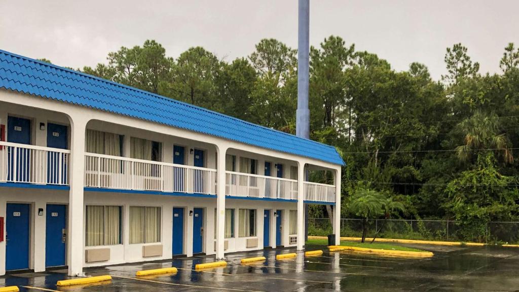 Motel 6-Daytona Beach, FL - Speedway photo 1