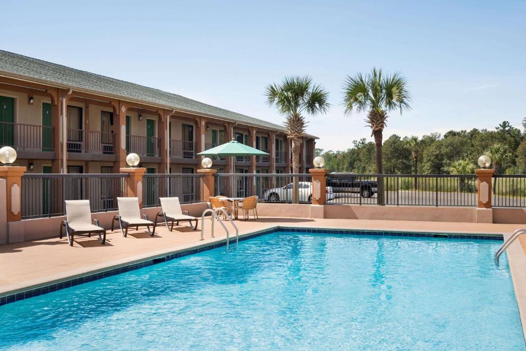 Days Inn by Wyndham Hardeeville/ I-95 State Line photo 4