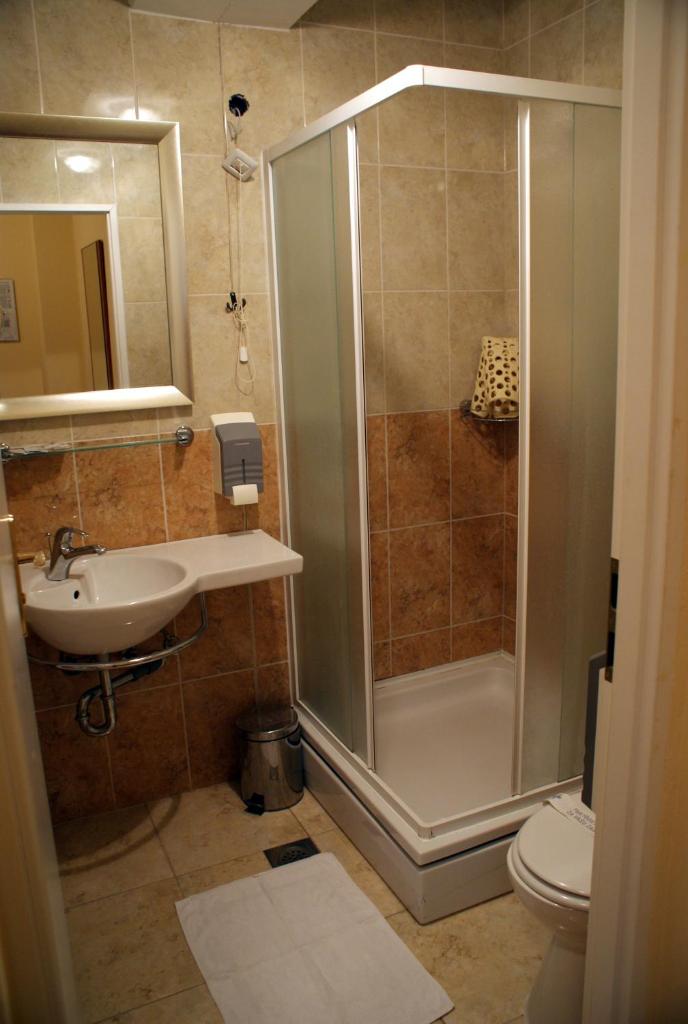 Hotel Villa Valpovo photo 3