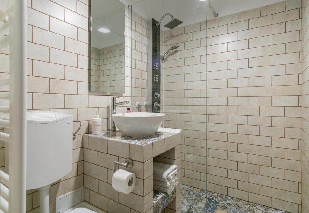 House 54 photo 1