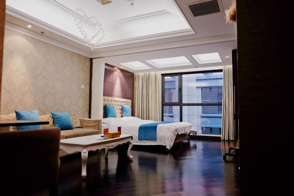 Сьюит (Семейный суперлюкс), Ring Service Apartment No.8 on the East