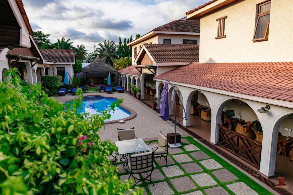 Mahogany Lodge, Cantonments photo 3