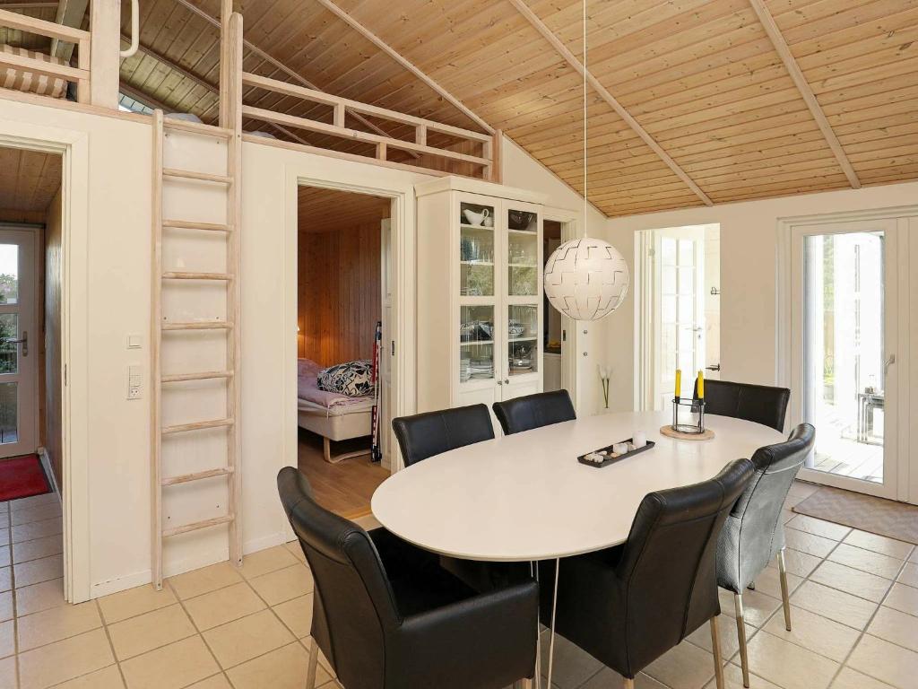 10 person holiday home in Fr strup photo 4