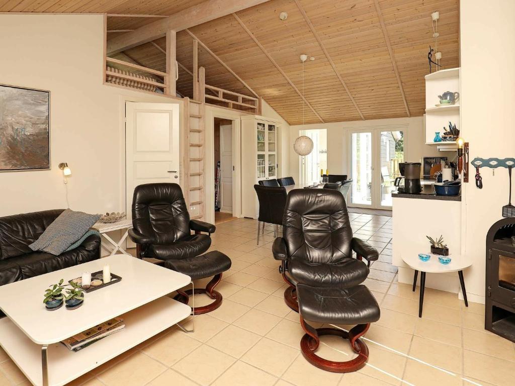 10 person holiday home in Fr strup photo 3