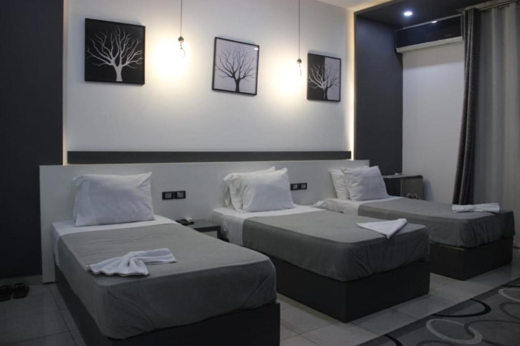 Трехместный (Трехместный номер с собственной ванной комнатой), Azar Hotel