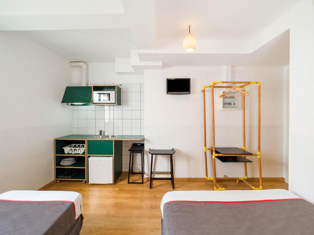 Hostal Athenas photo 2