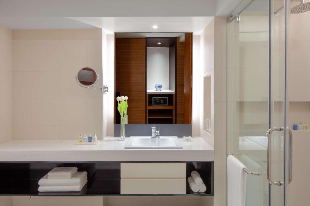 Двухместный (Улучшенный номер), Radisson Blu Cebu