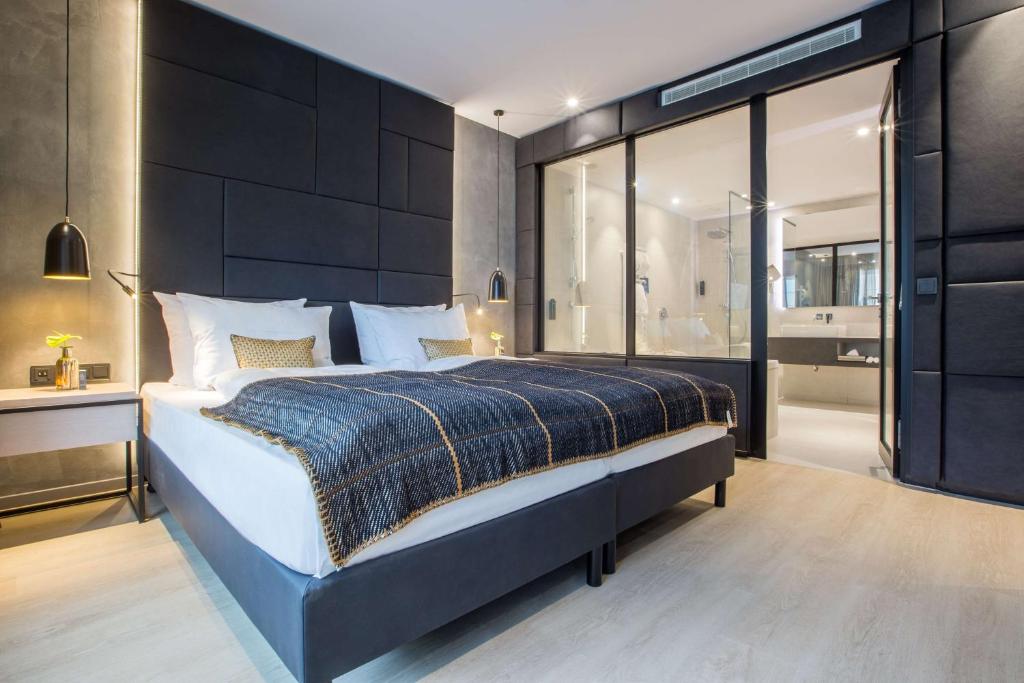Radisson Blu Hotel, Mannheim - Tap to explore photos