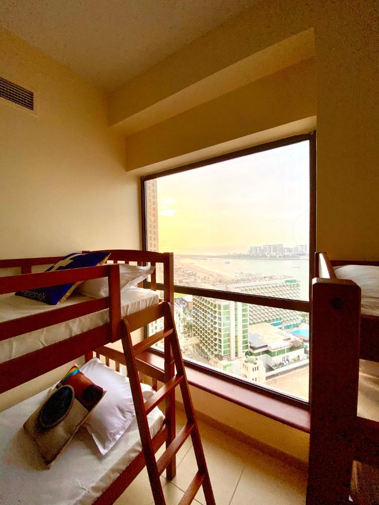 Номер (Кровать в общем 6-местном номере для мужчин и женщин), Хостел Bombay Backpackers DXB