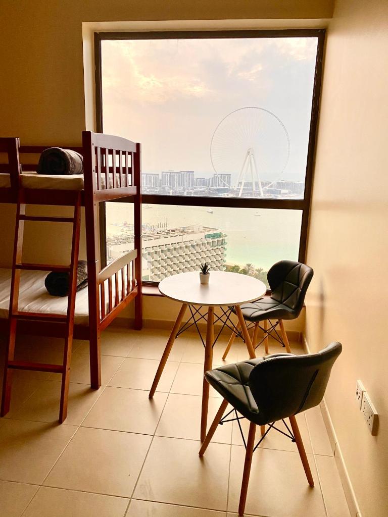 Номер (Односпальная кровать в общем номере с 6 кроватями), Хостел Bombay Backpackers DXB