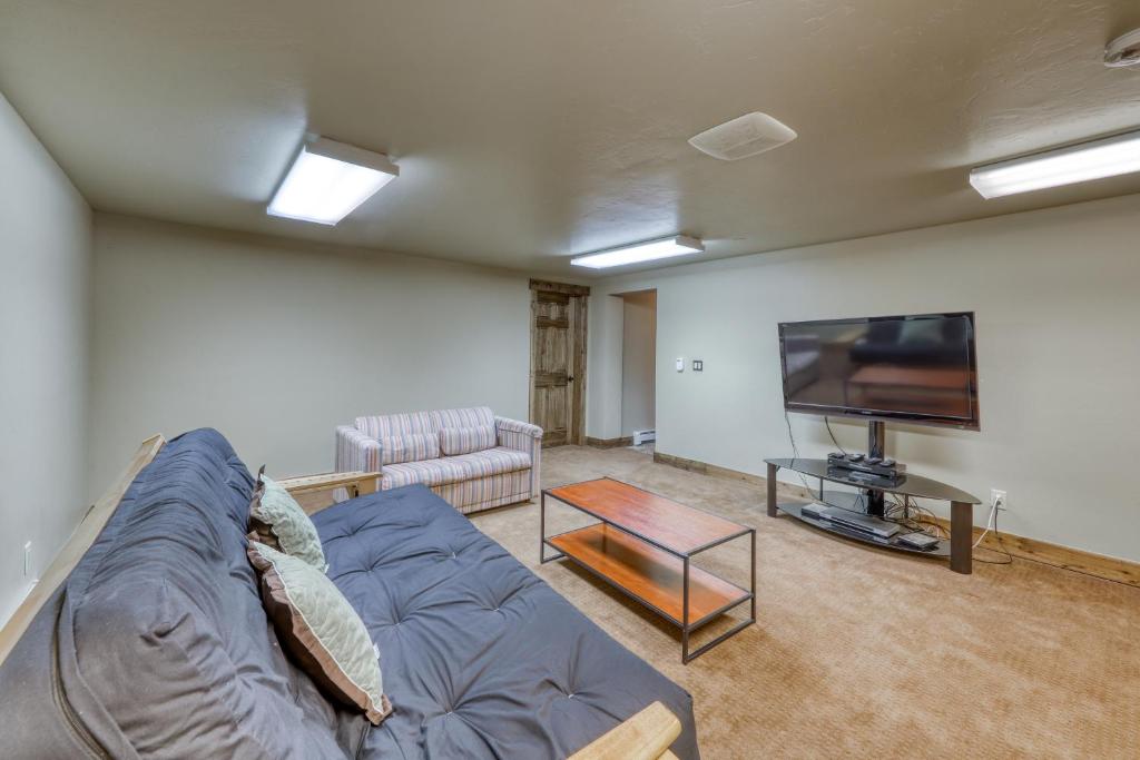 615 Oro Grande photo 1