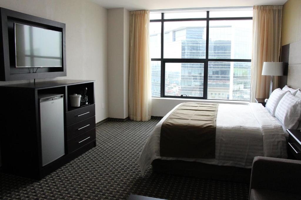 Двухместный (KING DELUXE-NON SMOKING), Holiday Inn Mexico Santa Fe