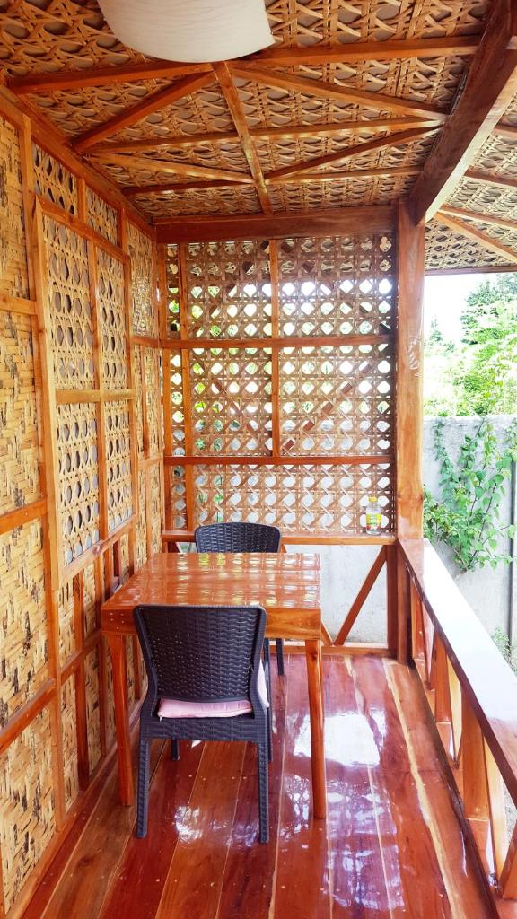 MJ Room Rental Mahogany photo 2