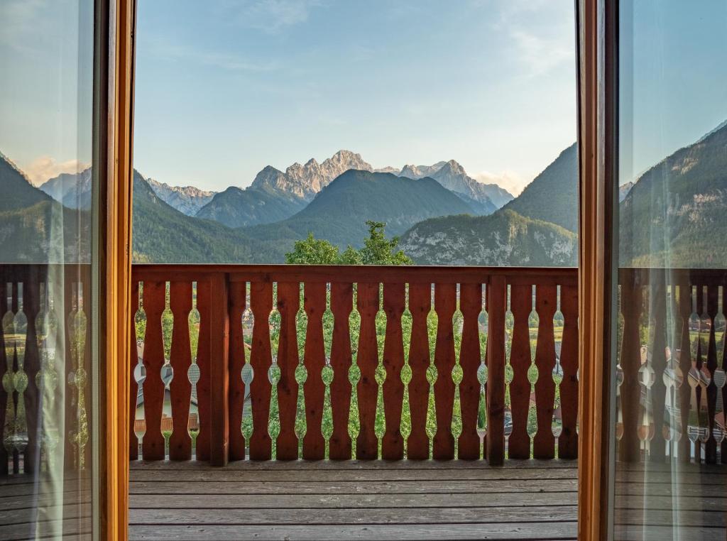 Alpeambient house Dovje photo 1