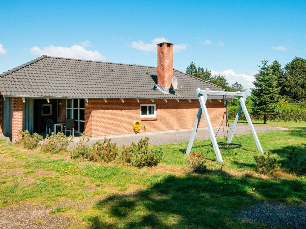 8 person holiday home in R m photo 3