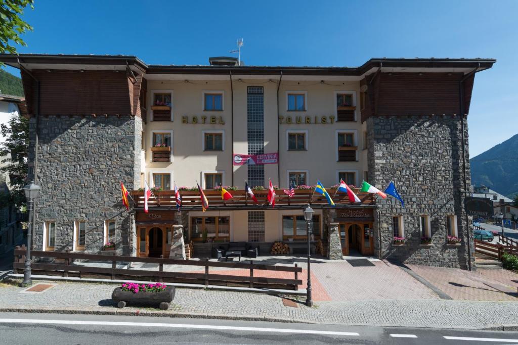 Hotel Tourist photo 1