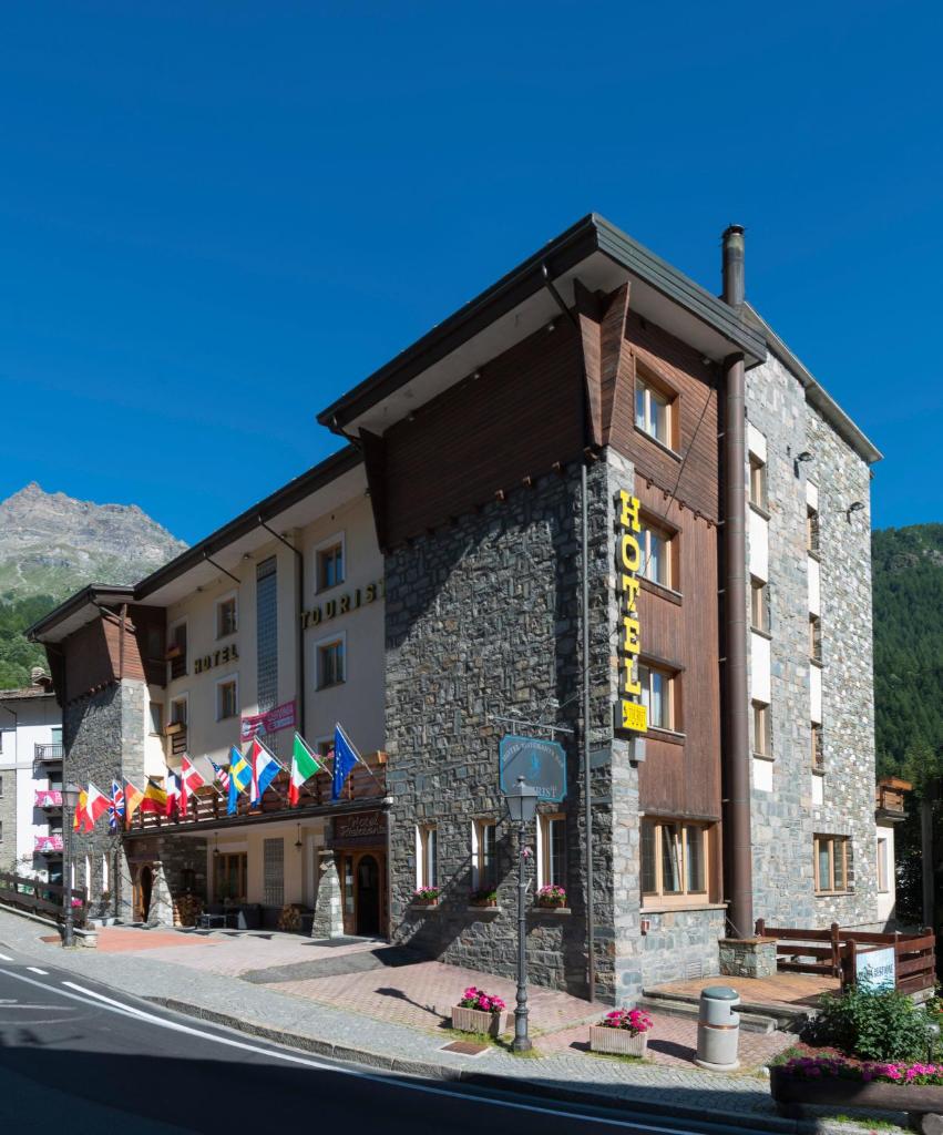 Hotel Tourist photo 2