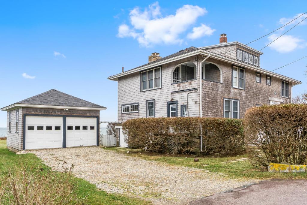 Andrews Point Ocean Home photo 1