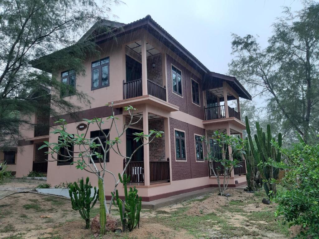 Pandan Laut Beach Resort photo 4