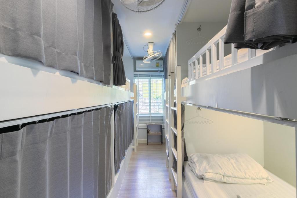Номер (Кровать в общем 8-местном номере для мужчин и женщин), Ratana Boutique Hostel