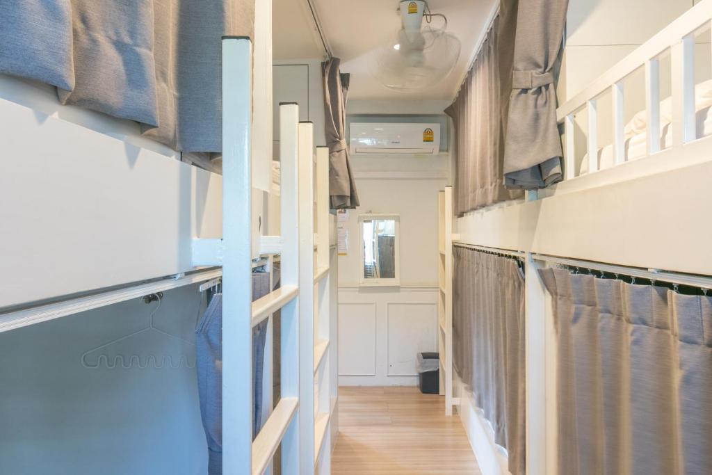 Номер (Кровать в общем 8-местном номере для мужчин и женщин), Ratana Boutique Hostel