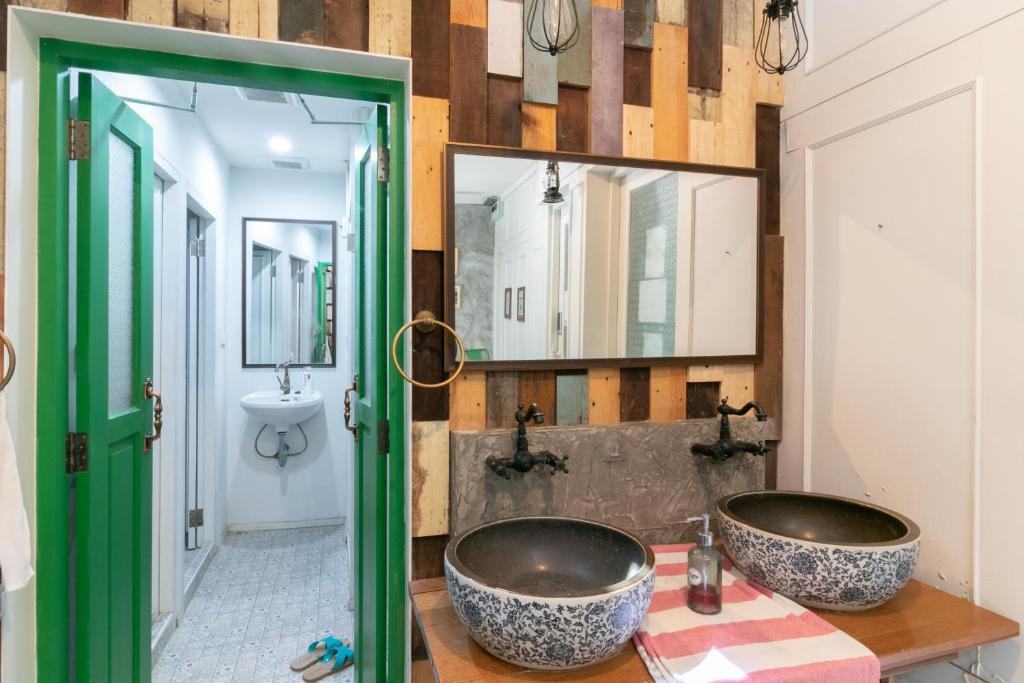 Номер (Кровать в общем 8-местном номере для женщин), Ratana Boutique Hostel