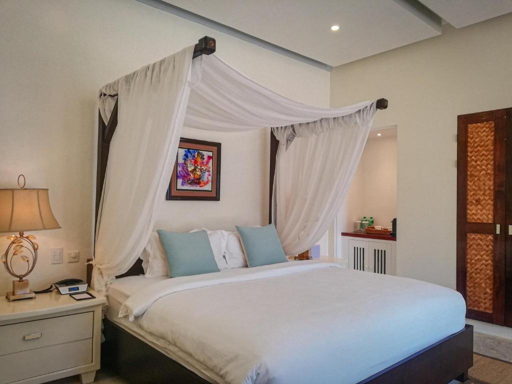 Matinloc Island Resort Room Type - Suite with Terrace