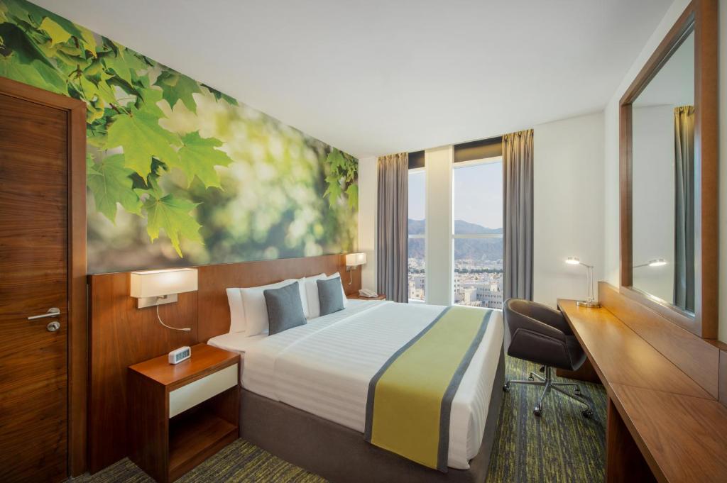 Двухместный (Номер с кроватью размера «king-size» - Для курящих), Wyndham Garden Muscat Al Khuwair