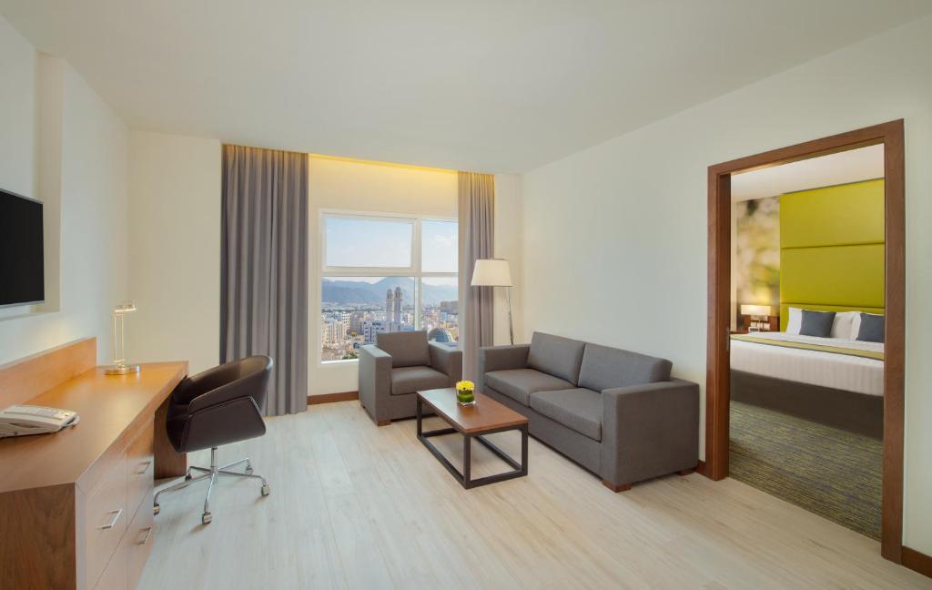 Сьюит (Люкс с 1 спальней - Для некурящих), Wyndham Garden Muscat Al Khuwair