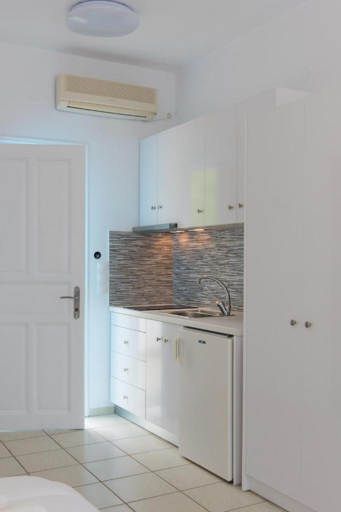 Eutuxia Rooms & Studios photo 3