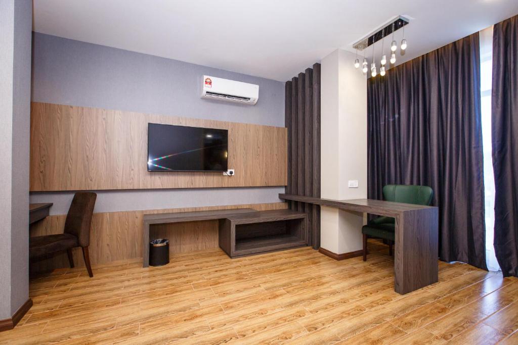 Семейный (Семейный номер), Lintas Platinum Hotel